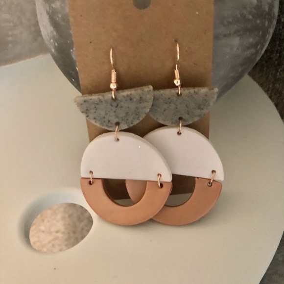 ✦ Half circle handmade polymer clay earrings ✦ - Picture 2 of 3